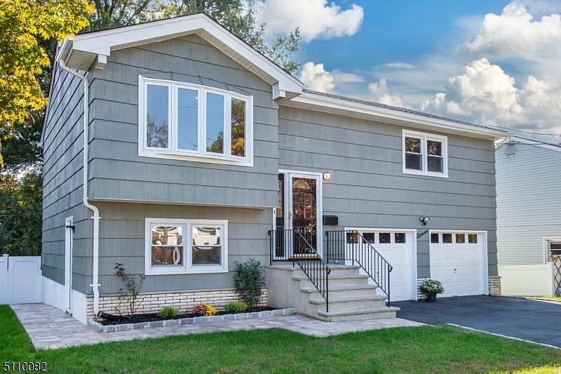 11 Gracel St, Bloomfield