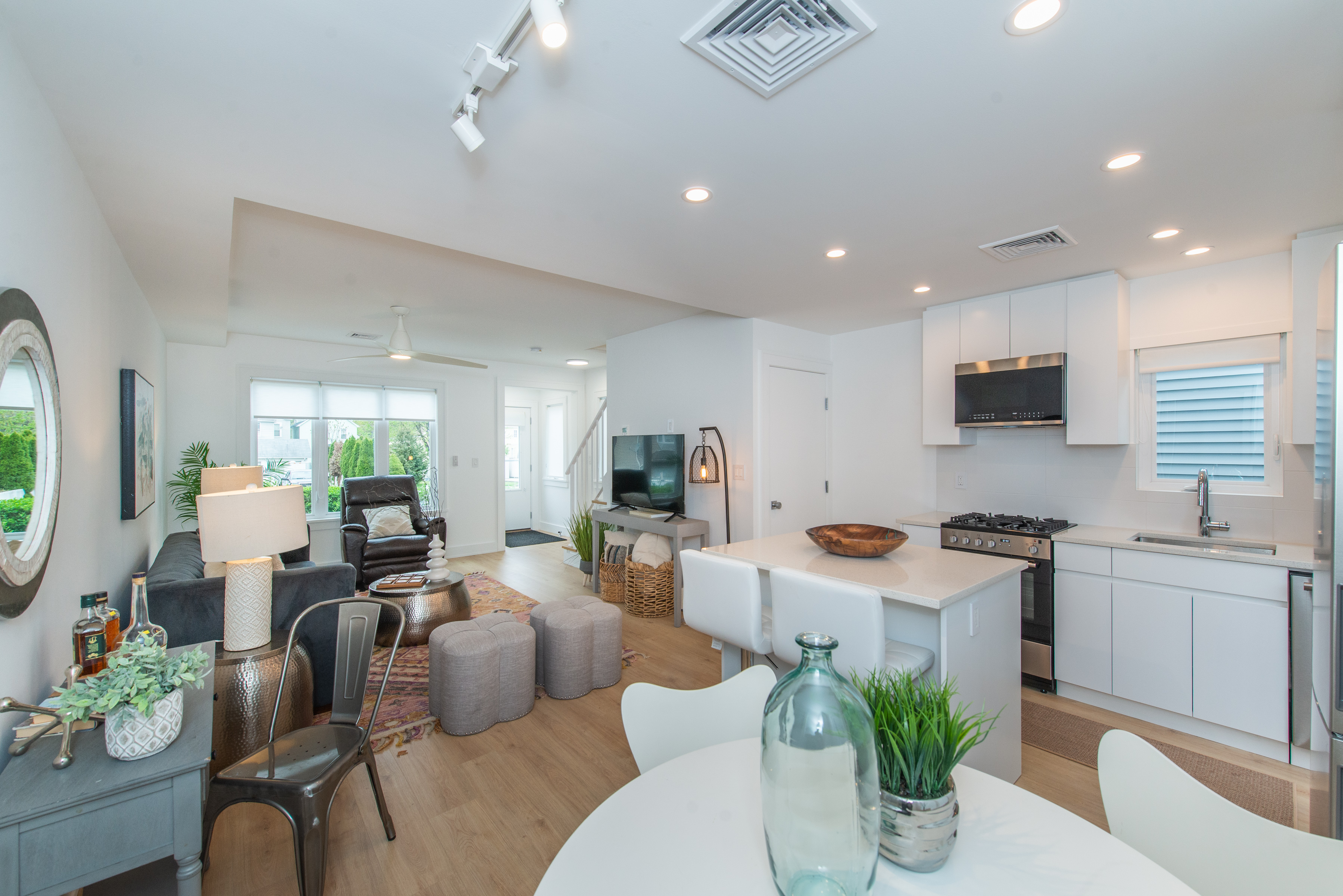 21 Meade St, West Orange